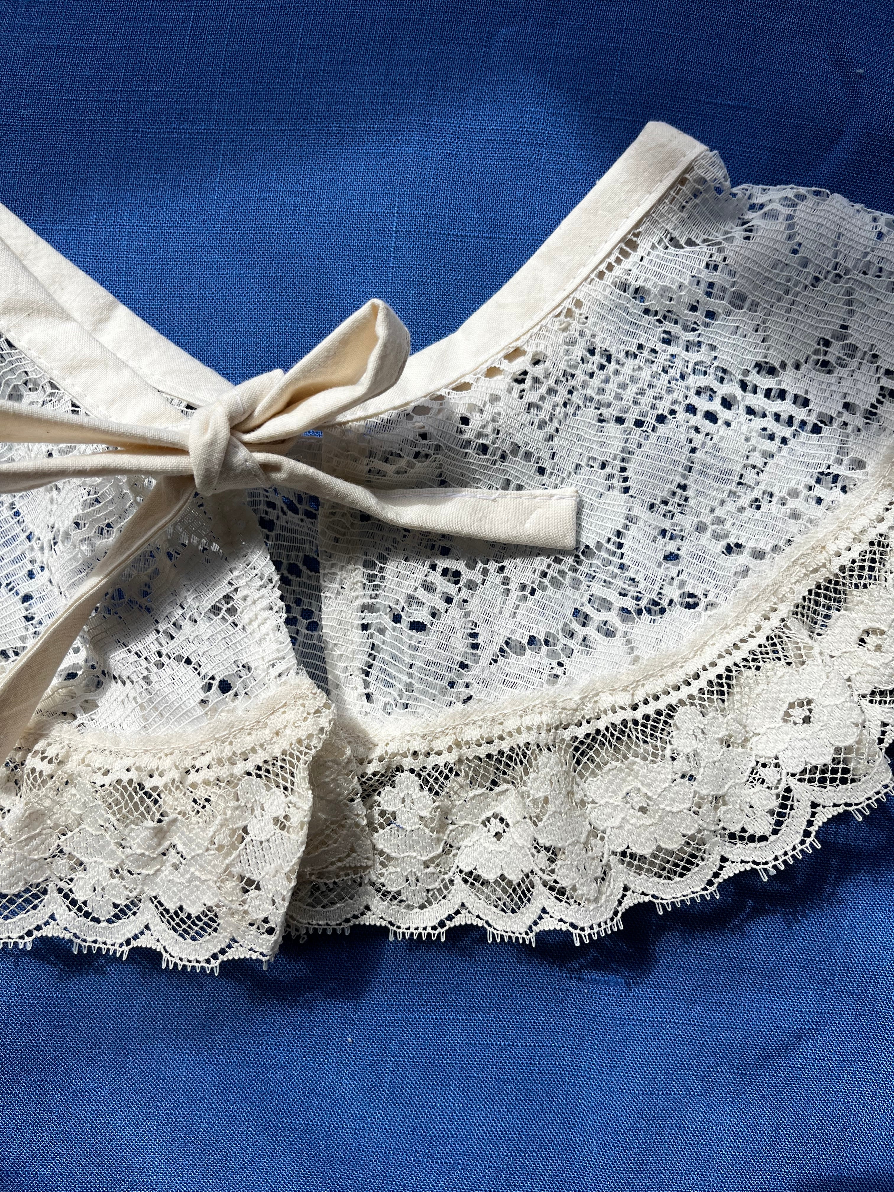 The "Libby" Lace Pet Collar (L)