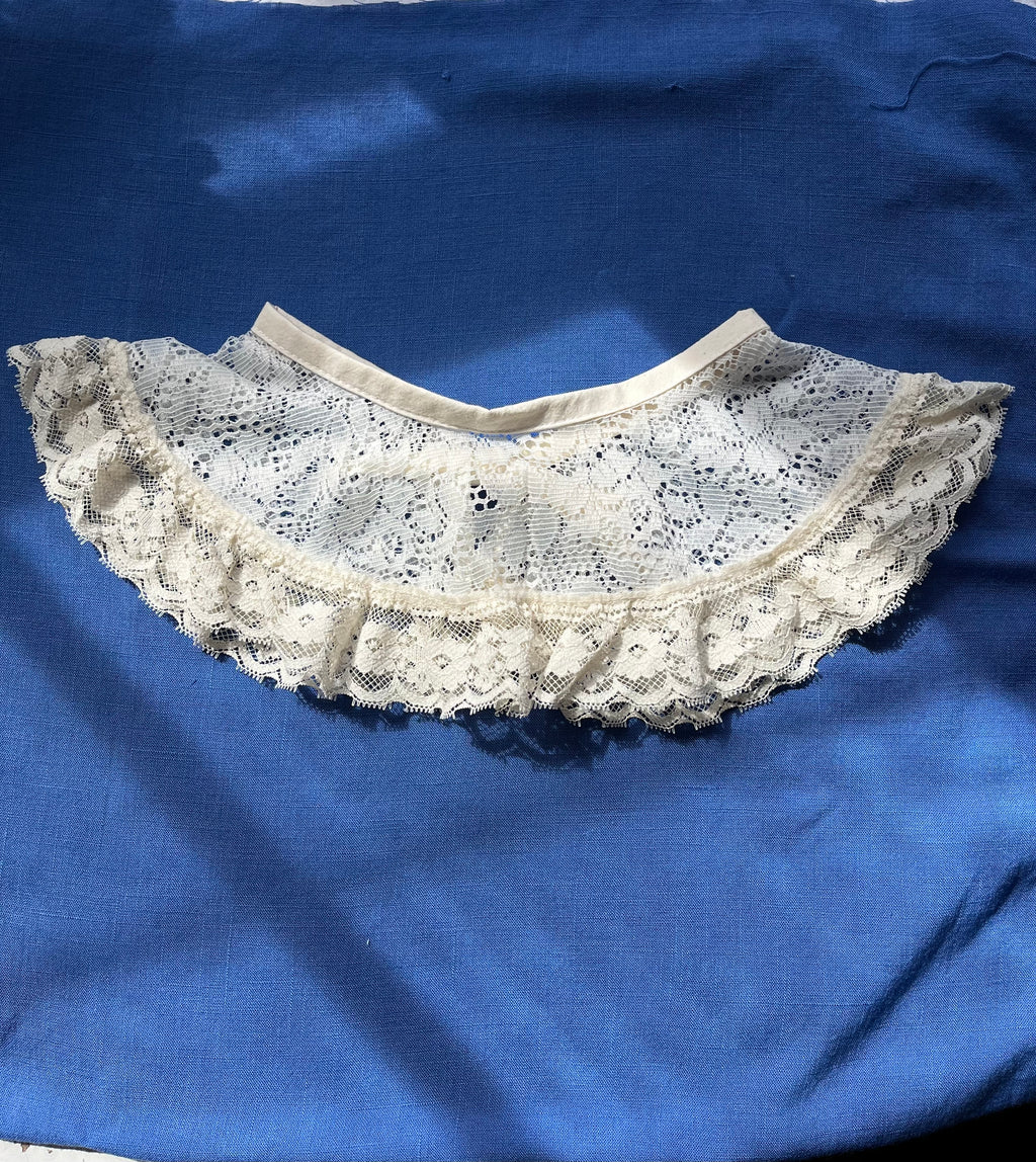 The "Libby" Lace Pet Collar (L)