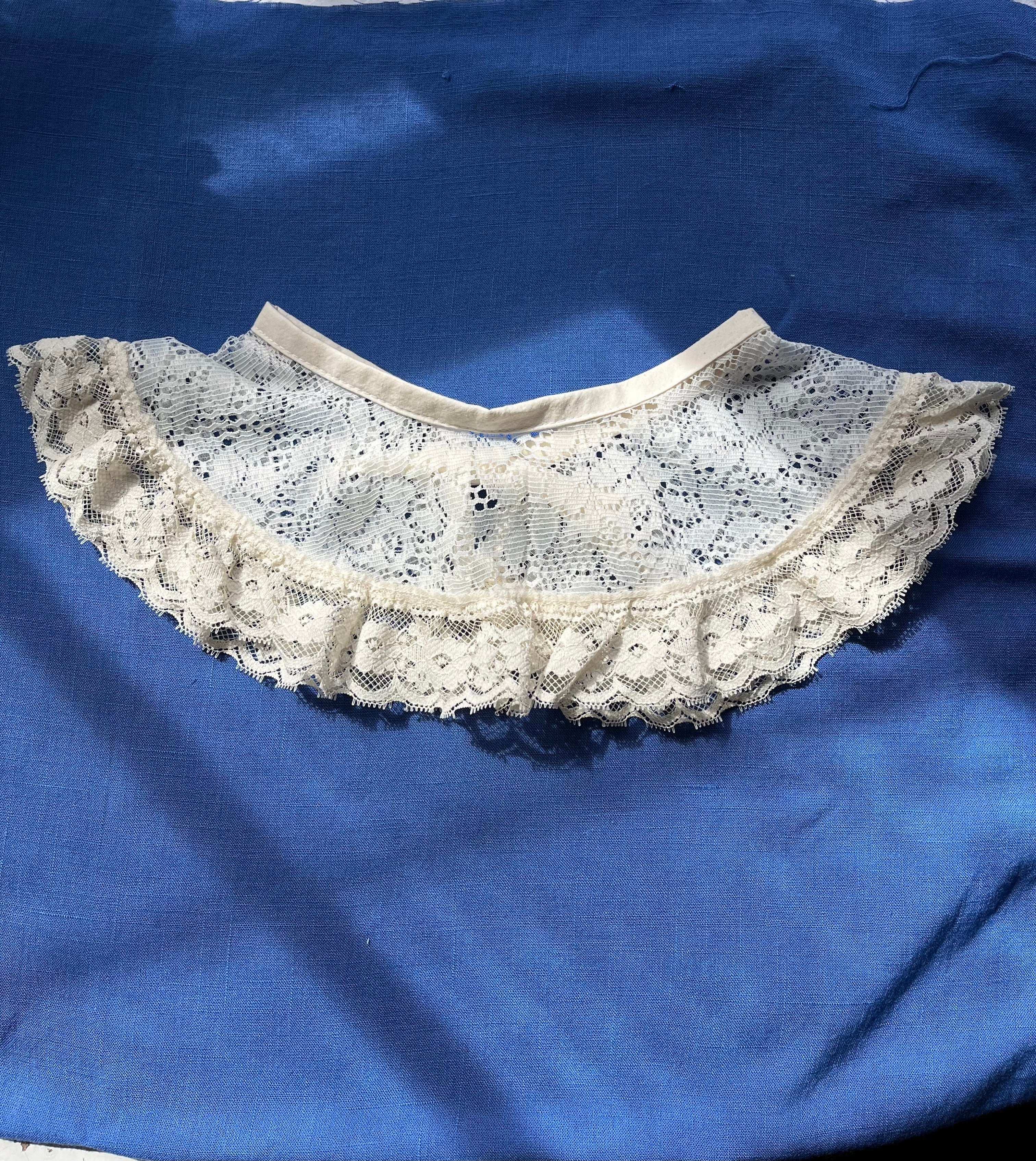 The "Libby" Lace Pet Collar (L)