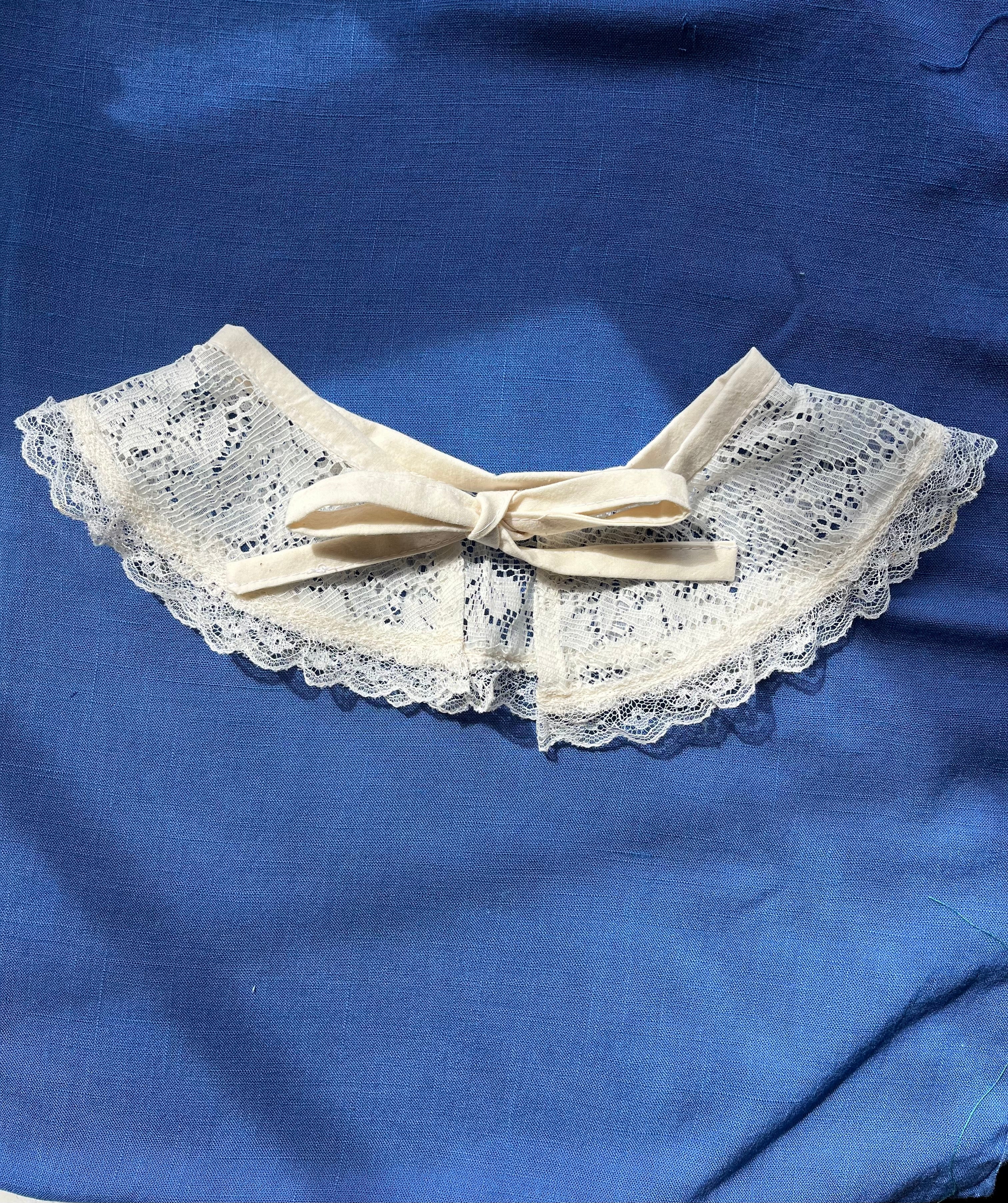 The "Saco" Lace Pet Collar (M)