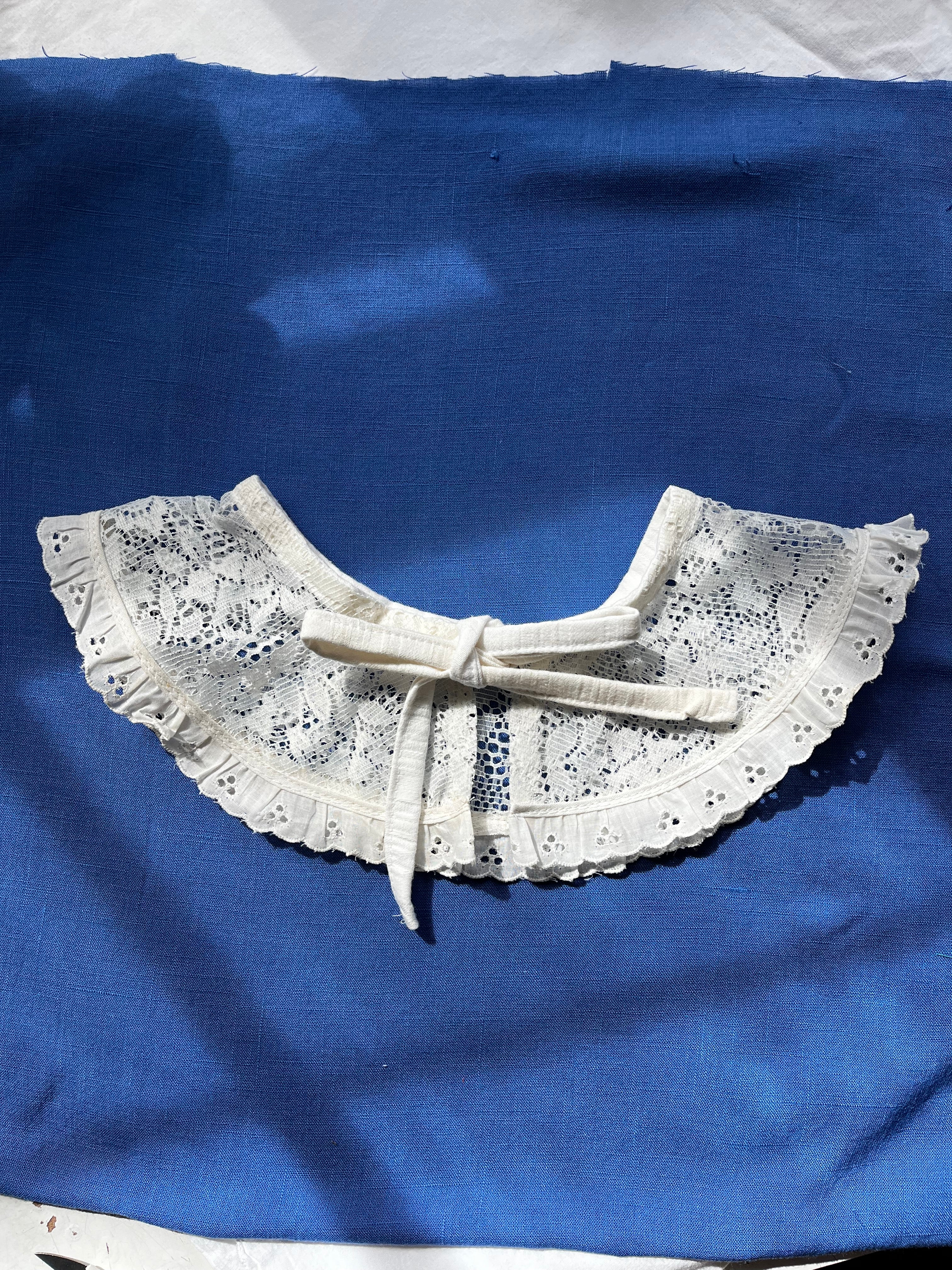 The "Luna" Lace Pet Collar (L)