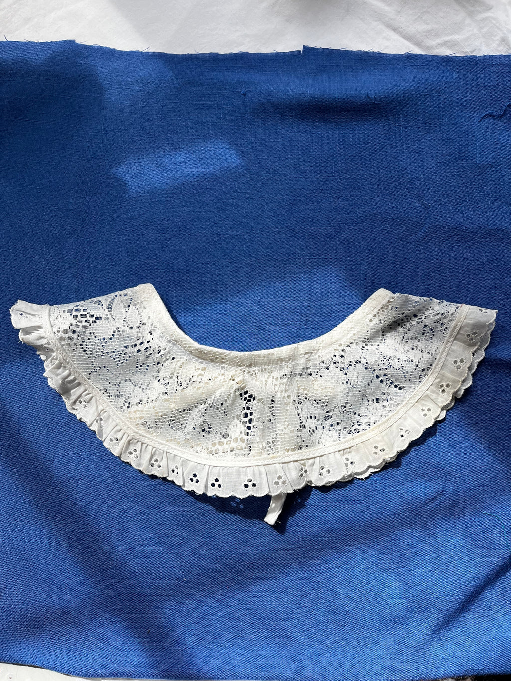 The "Luna" Lace Pet Collar (L)