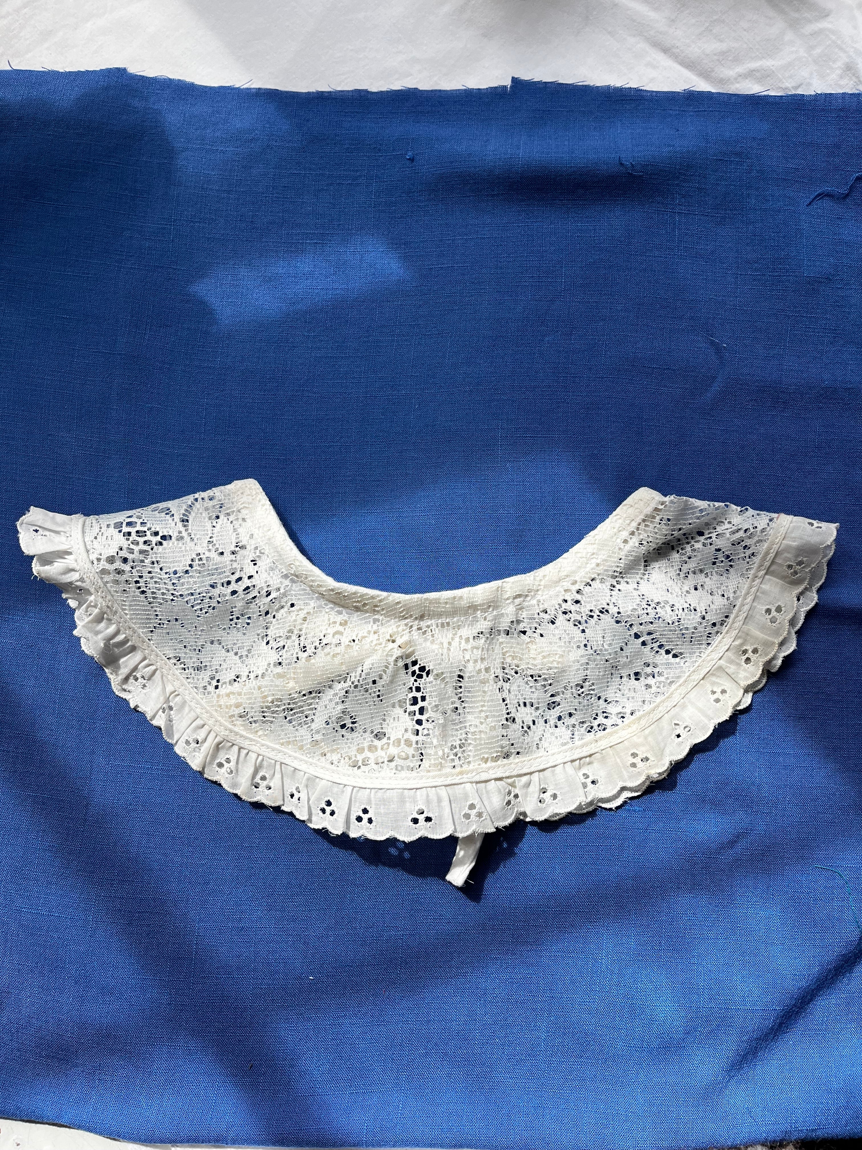 The "Luna" Lace Pet Collar (L)