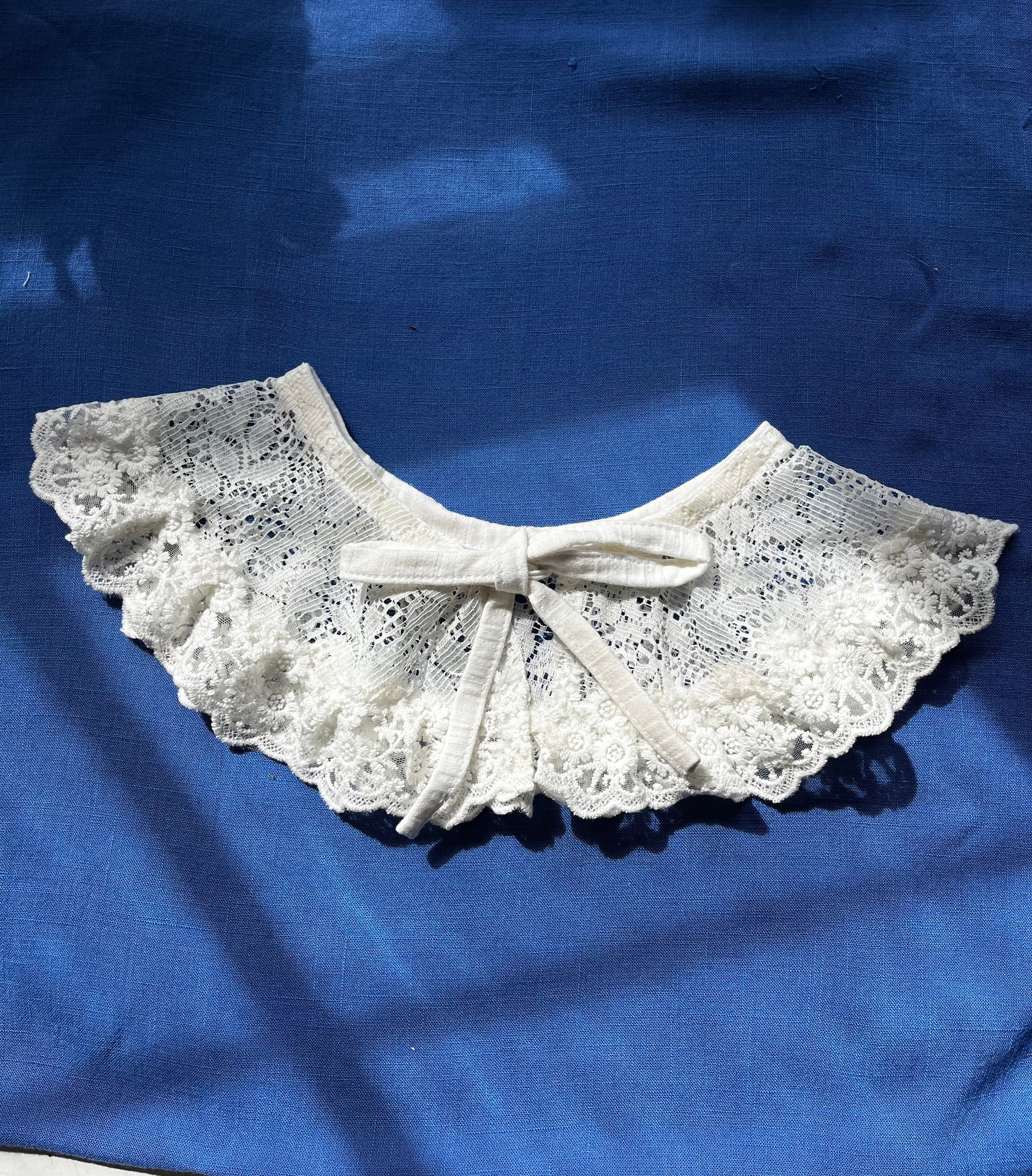 The "Elmer" Lace Pet Collar (L)