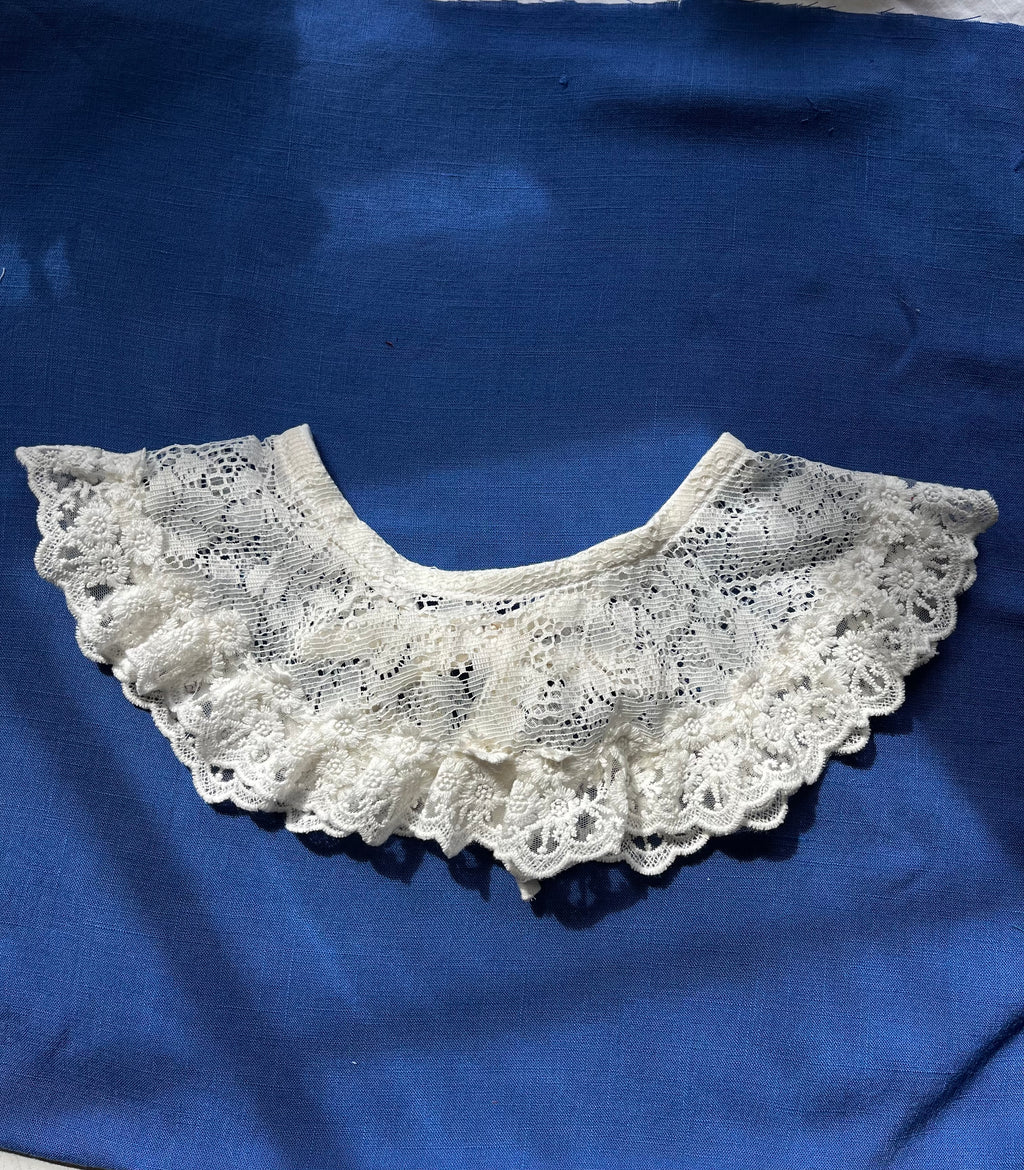 The "Elmer" Lace Pet Collar (L)
