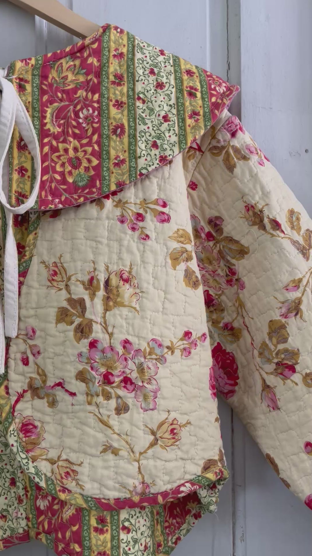 Rose garden jacket with oversized collar