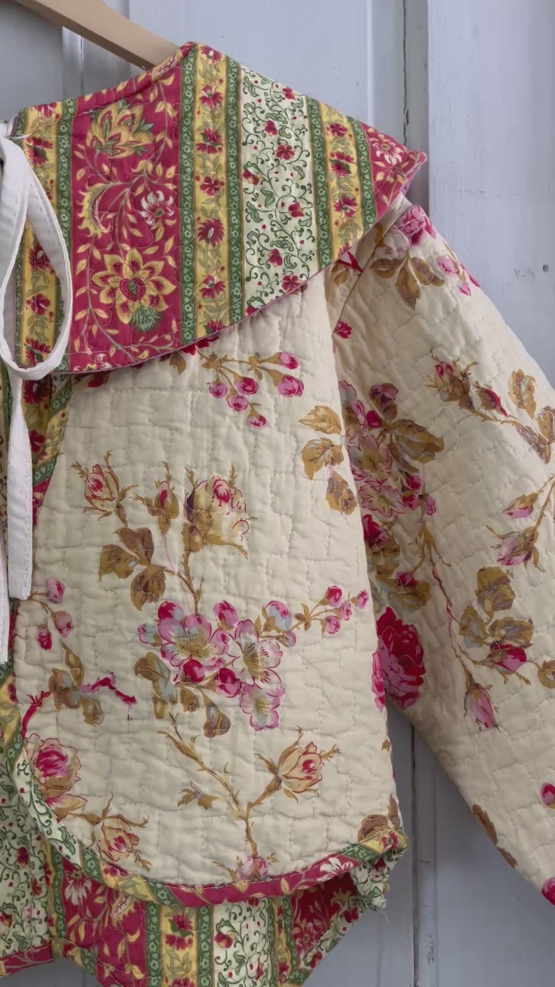 Rose garden jacket with oversized collar
